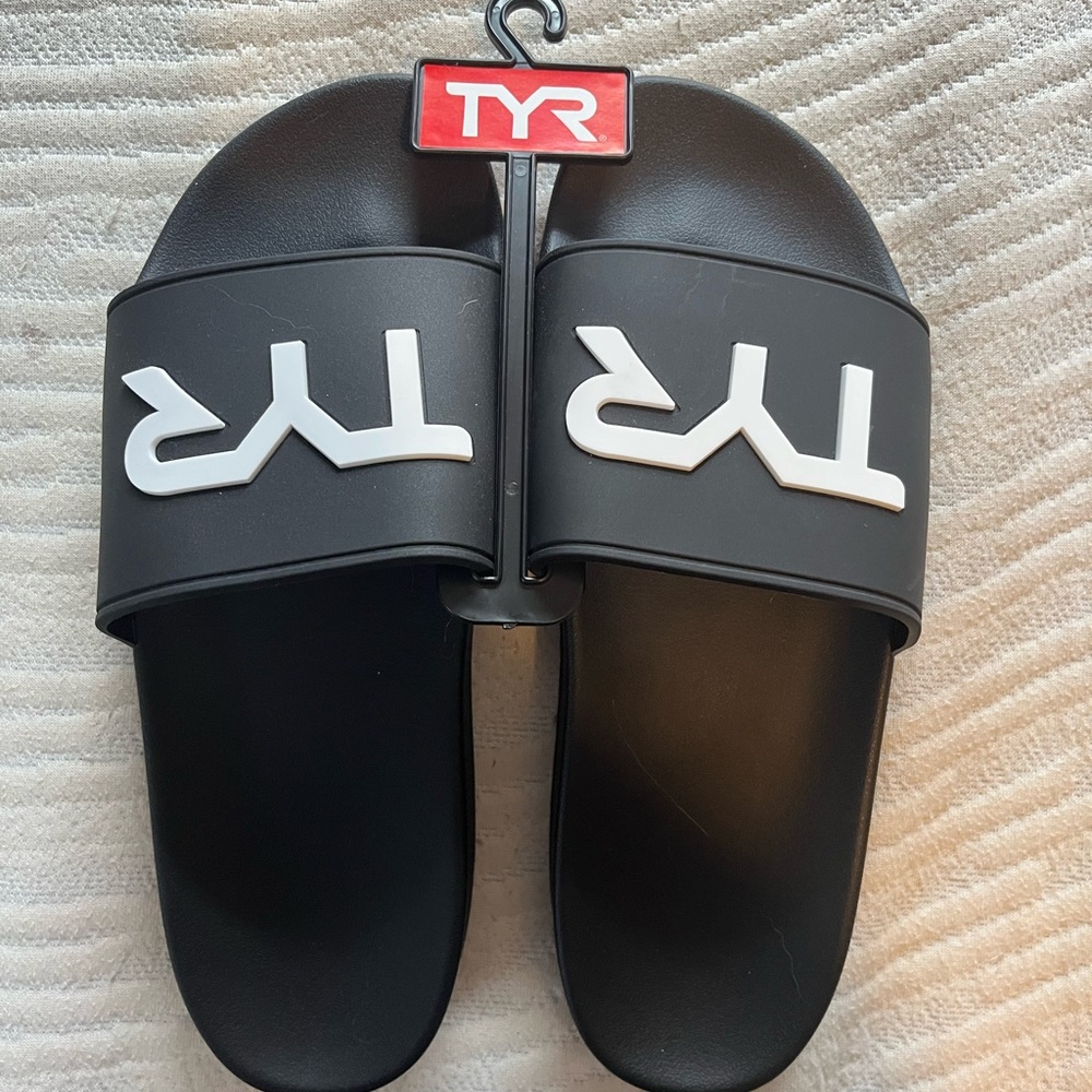 TYR Mens Podium Alpha Deck Slides